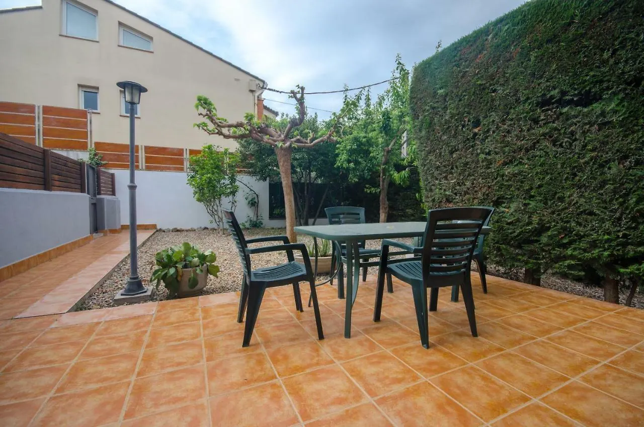 فندق Casa Con Piscina Y Parking En خيرونا بيت للعطل
