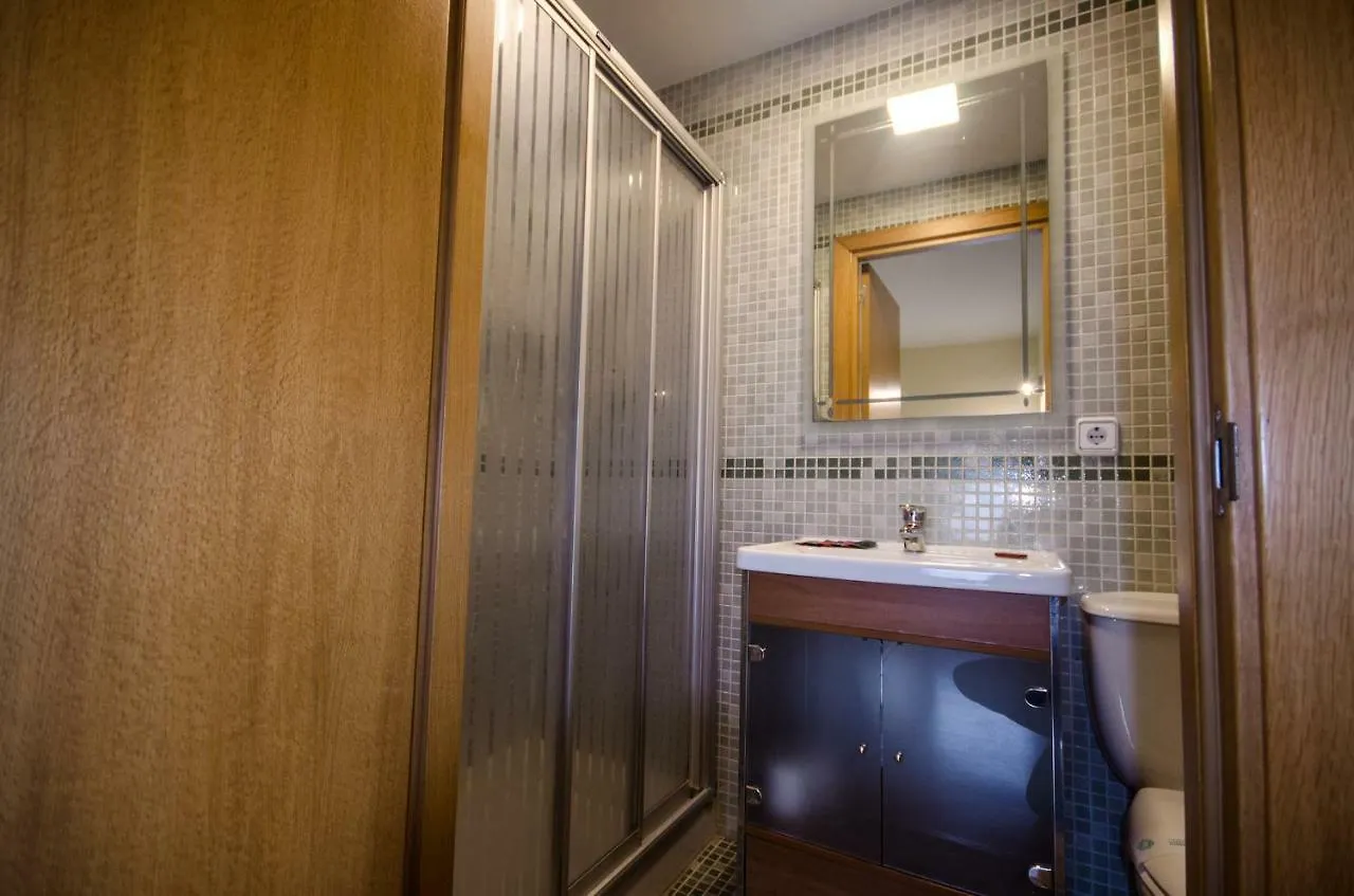 Hotel Casa Con Piscina Y Parking En Girona