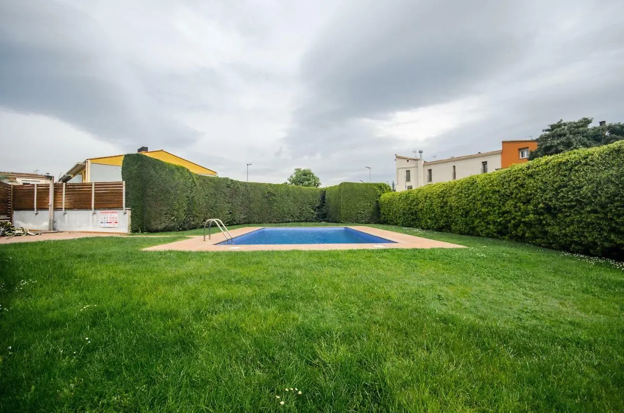 Hotel Casa Con Piscina Y Parking En Girona 0*,  Španělsko