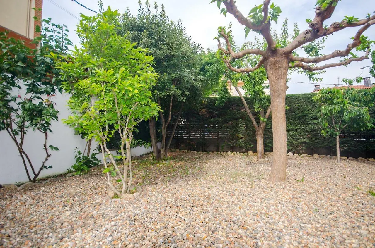 Hotel Casa Con Piscina Y Parking En Girona