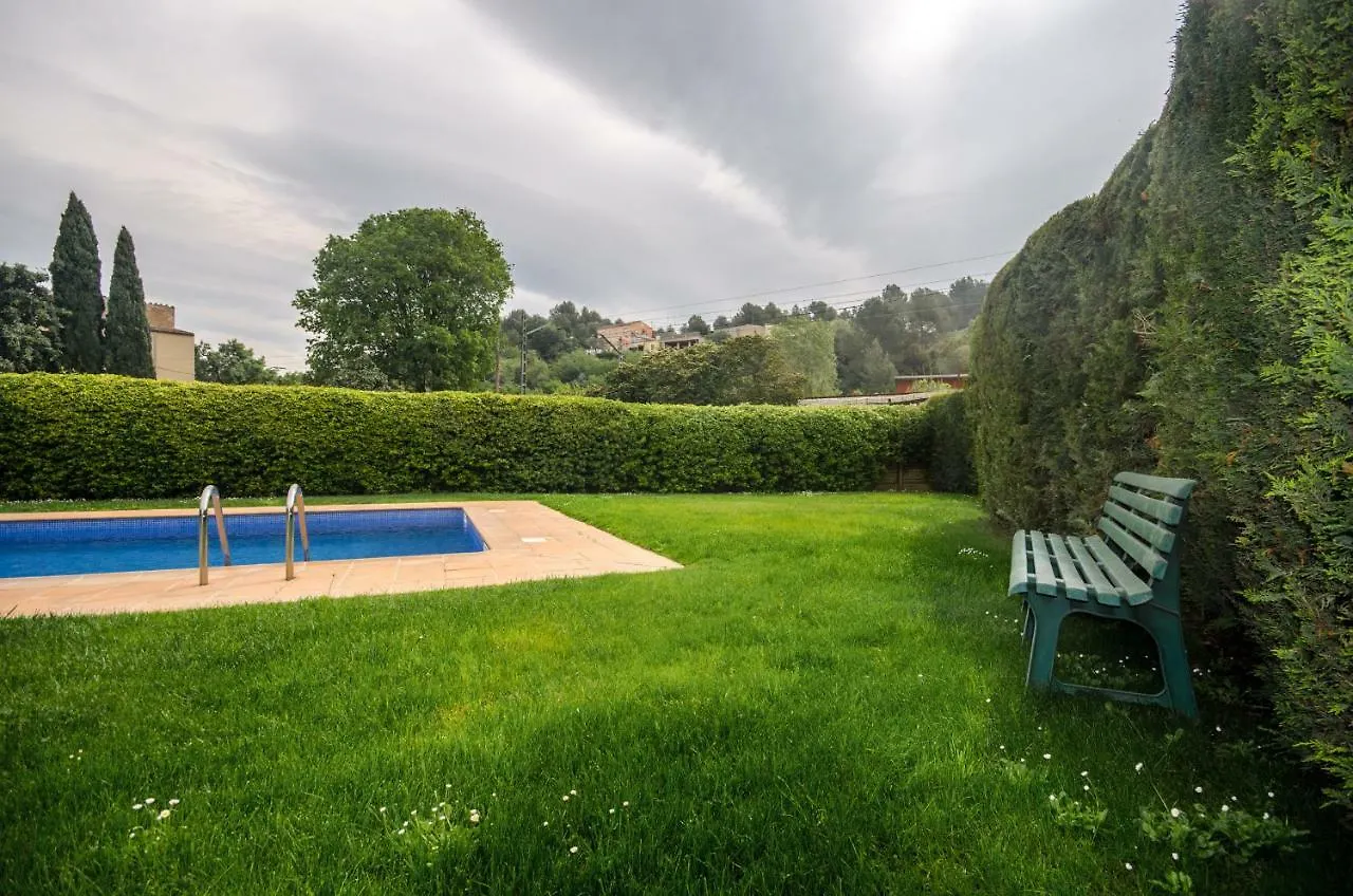 Casa Con Piscina Y Parking En Girona Hotel